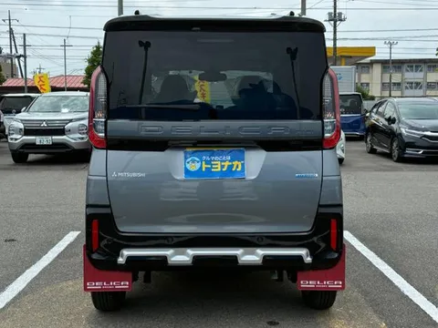 Mitsubishi Delica Mini