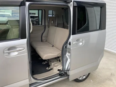 Honda N-BOX Plus