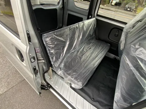Nissan Clipper Van