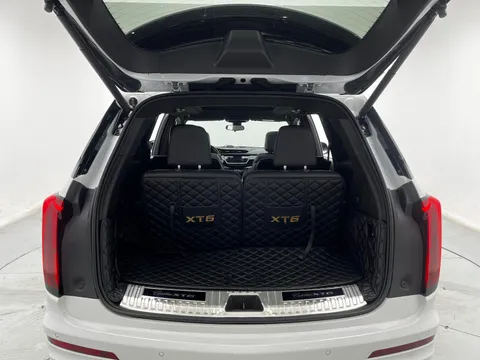 Cadillac XT6