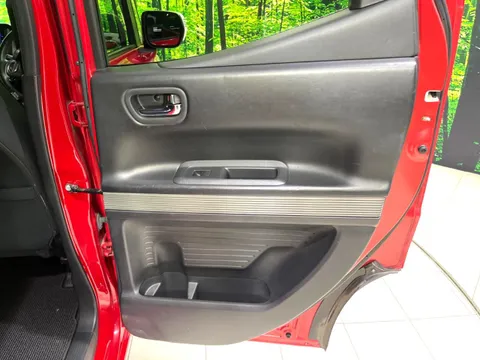Honda N-BOX Slash
