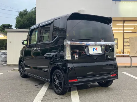 Honda N-BOX Custom
