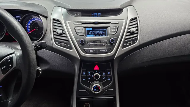 Hyundai Elantra (Avante)