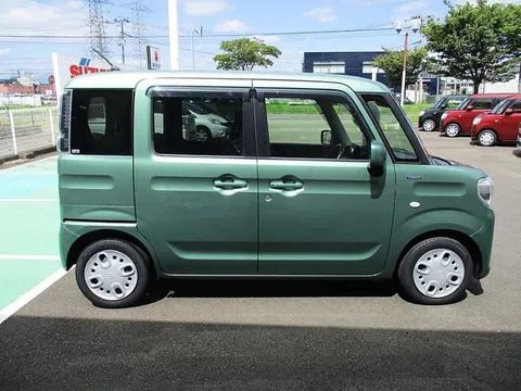 Suzuki Spacia