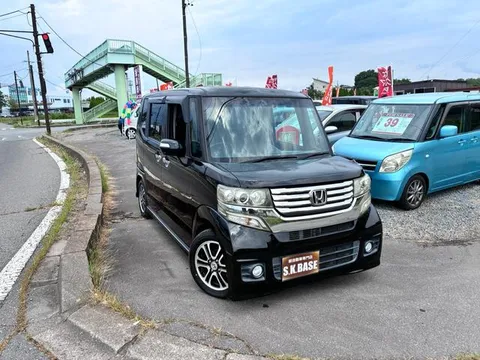 Honda N-BOX Custom