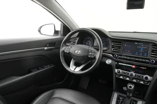 Hyundai Elantra (Avante)