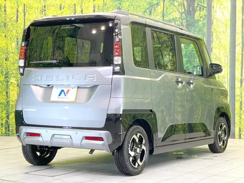 Mitsubishi Delica Mini