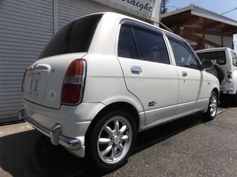 Daihatsu Mira Gino