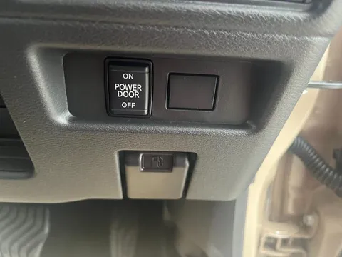 Mitsubishi Delica Mini