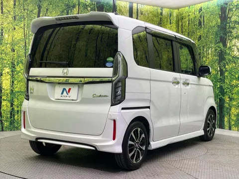 Honda N-BOX Custom
