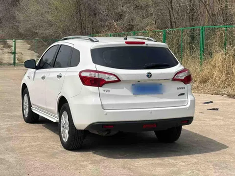 Venucia T70