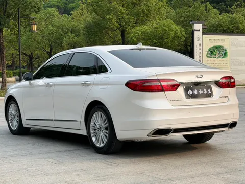 Ford Taurus