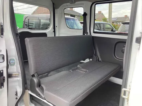 Nissan Clipper Van