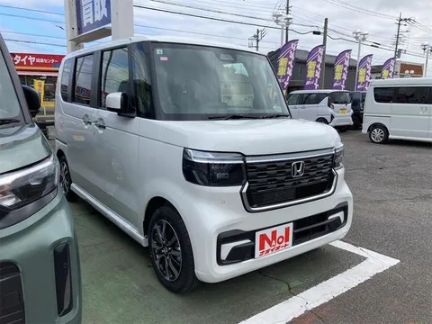 Honda N-BOX Custom