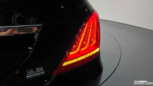 Genesis G90 (EQ900)