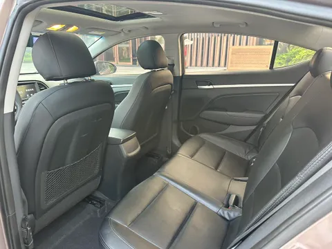 Hyundai Elantra (Avante)