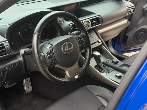 Lexus IS
