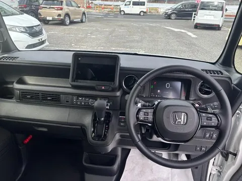 Honda N-BOX Custom