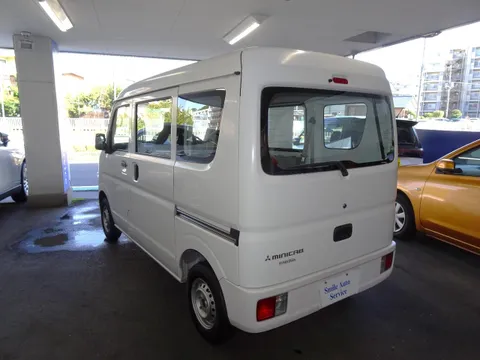 Mitsubishi Minicab Van