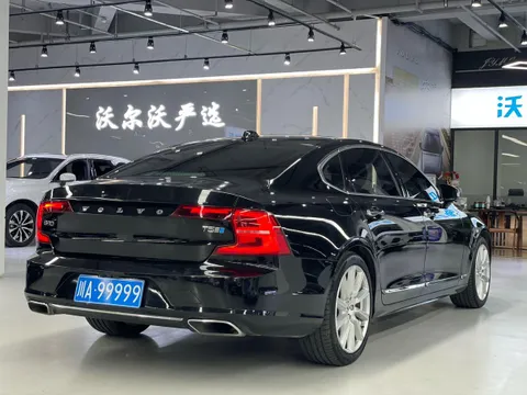 Volvo S90