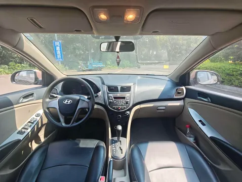 Hyundai Reina