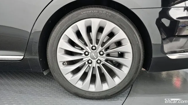 Genesis G90 (EQ900)