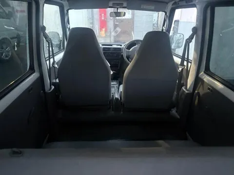 Nissan Clipper Van