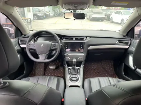 Peugeot 408