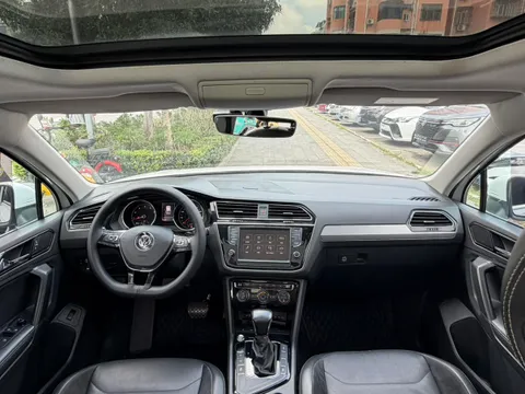 Volkswagen Tiguan L