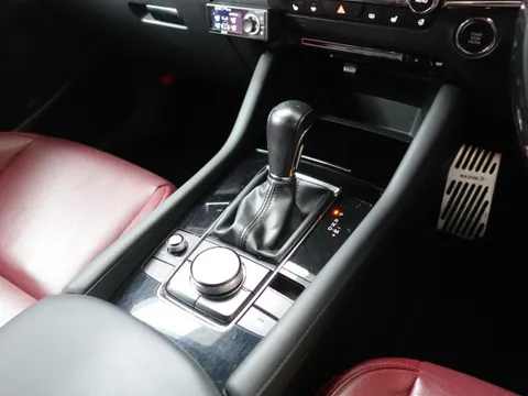 Mazda MAZDA3 Fastback