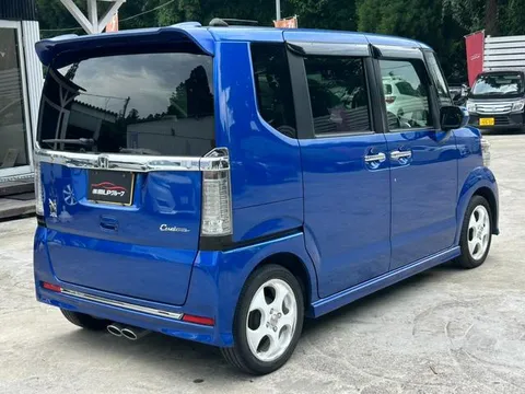 Honda N-BOX Custom