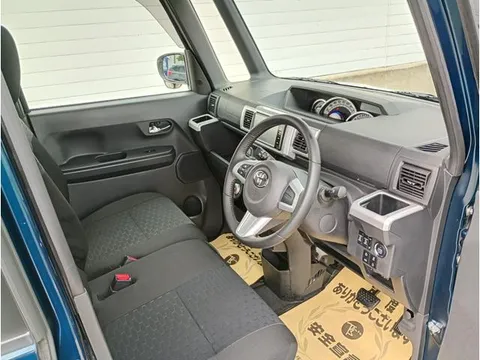 Toyota Pixis Mega