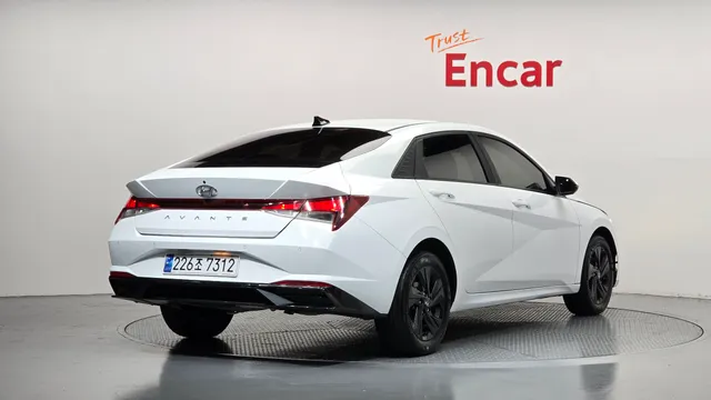 Hyundai Elantra (Avante)