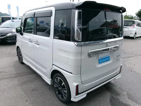 Suzuki Spacia Custom