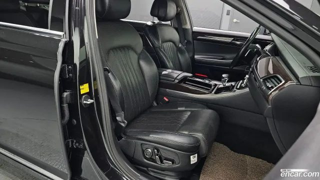 Genesis G90 (EQ900)