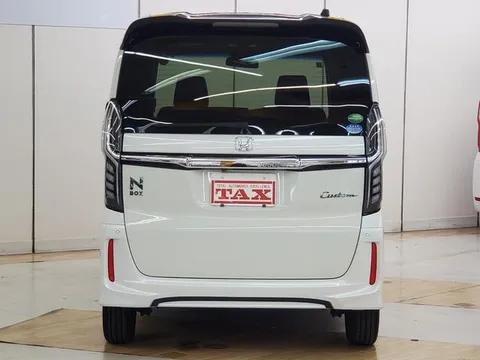 Honda N-BOX Custom