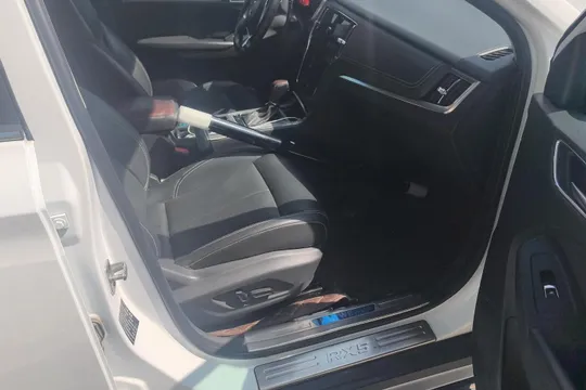 Roewe RX5