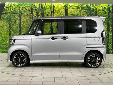 Honda N-BOX Custom