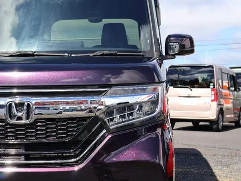 Honda N-BOX Custom