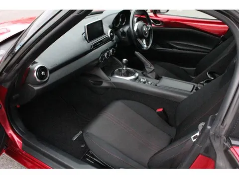 Mazda MX-5 (Roadster)