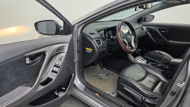 Hyundai Elantra (Avante)