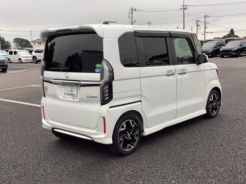 Honda N-BOX Custom