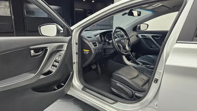 Hyundai Elantra (Avante)
