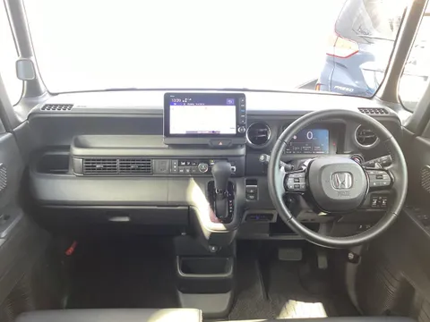 Honda N-BOX Custom