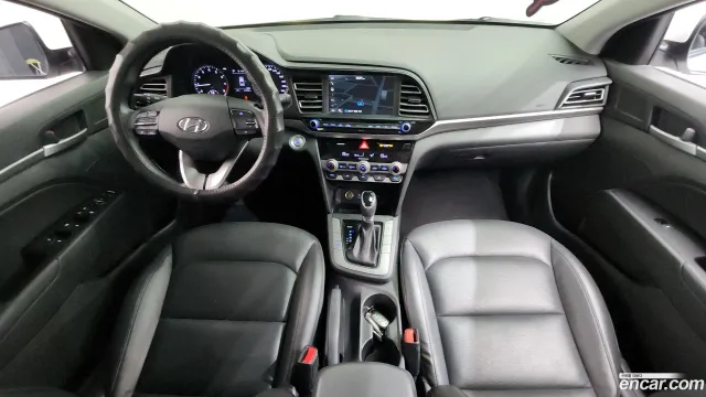 Hyundai Elantra (Avante)