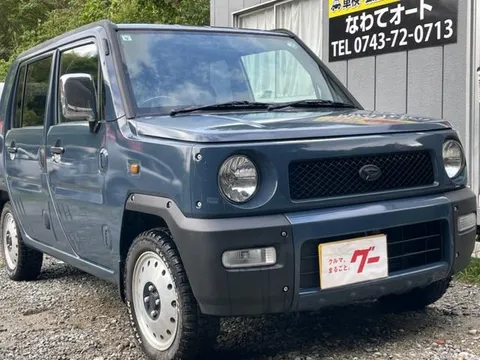 Daihatsu Naked