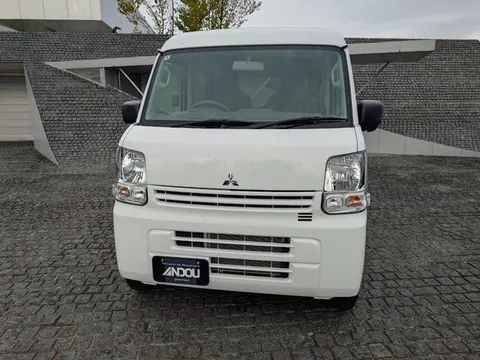 Mitsubishi Minicab Van