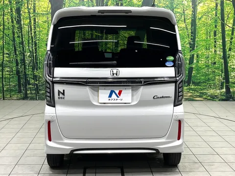 Honda N-BOX Custom