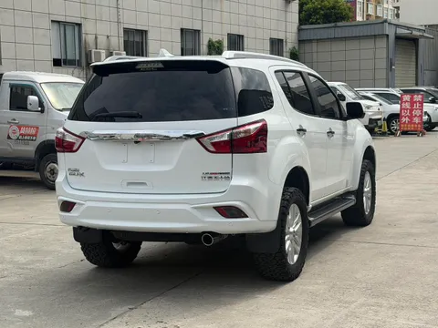 Isuzu mu-X
