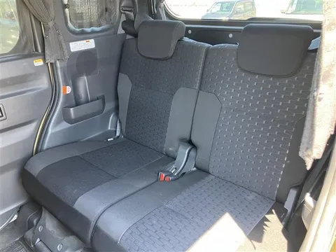 Toyota Pixis Mega